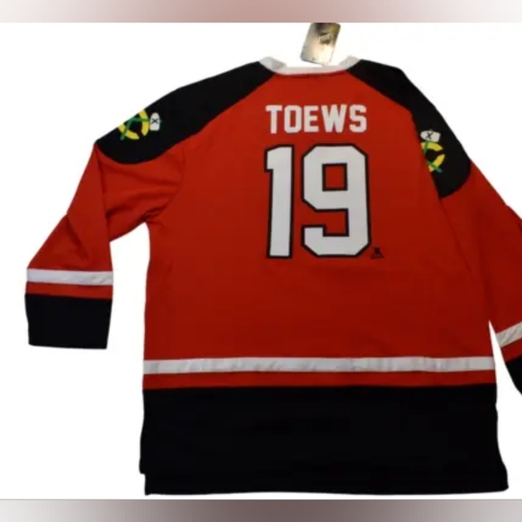New w Tags NHL Chicago Blackhawks Jonathan Toews Jersey Multiple Sizes - Picture 2 of 5